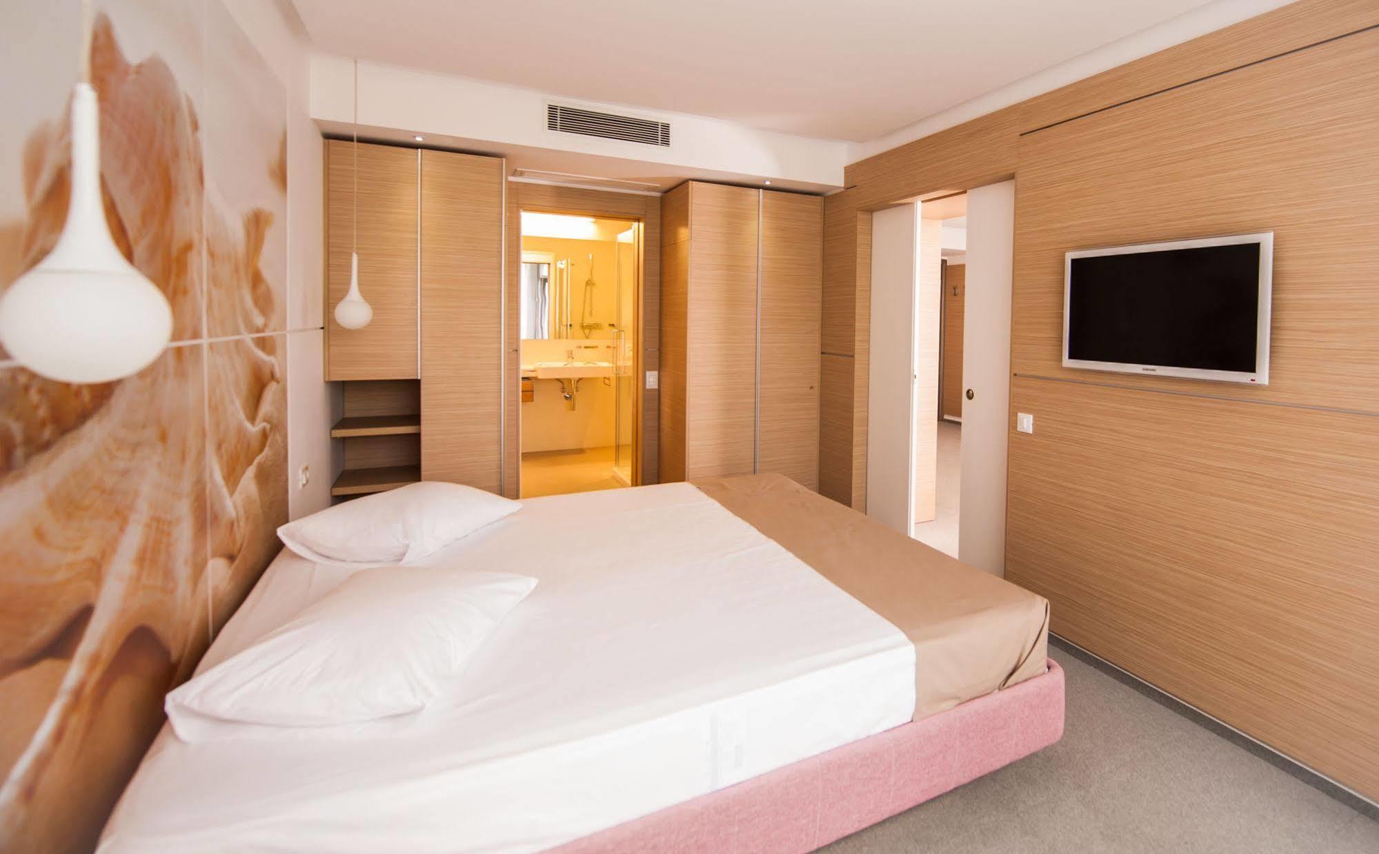 ונוס Hotel Melodia מראה חיצוני תמונה